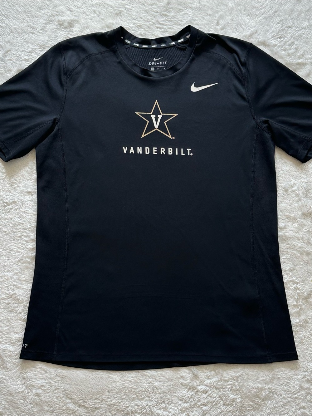 Nike Vanderbilt Dri Fit Shirt Mens M Medium Black Star V NCAA Footbal 18.5”x26”